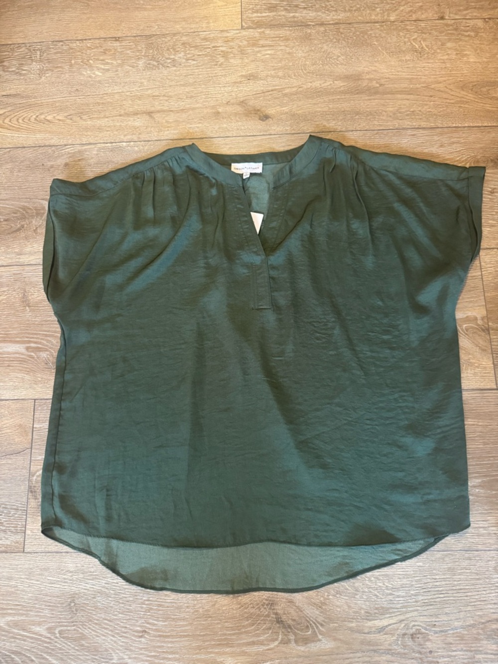 Gibson and Latimer Hunter Green Polyester Short Sleeved Blouse Size Large NWT - Picture 9 of 9